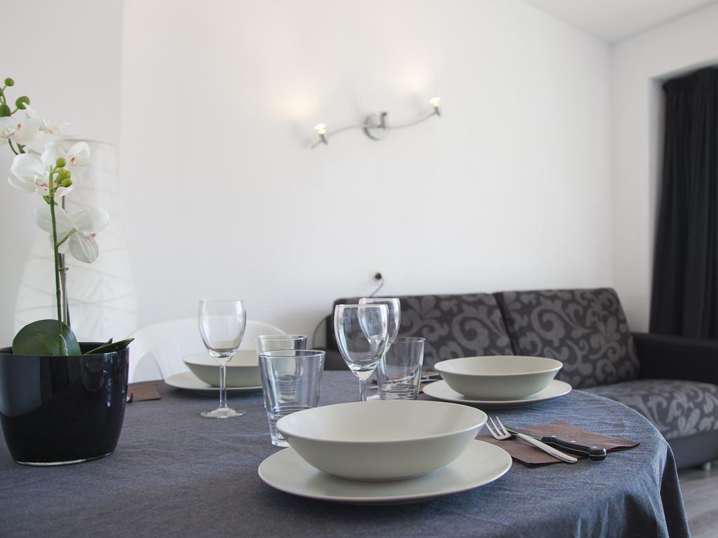 Apartament Atzavara